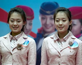 南航在京海选空姐 千人参赛两对双胞胎报名(图)