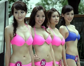 图组：亚洲小姐竞选佳丽泳装亮相展风采