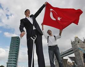 土耳其人以2.465米成为世界第一高人(图)